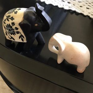 Black and White Elephant Figurine Set